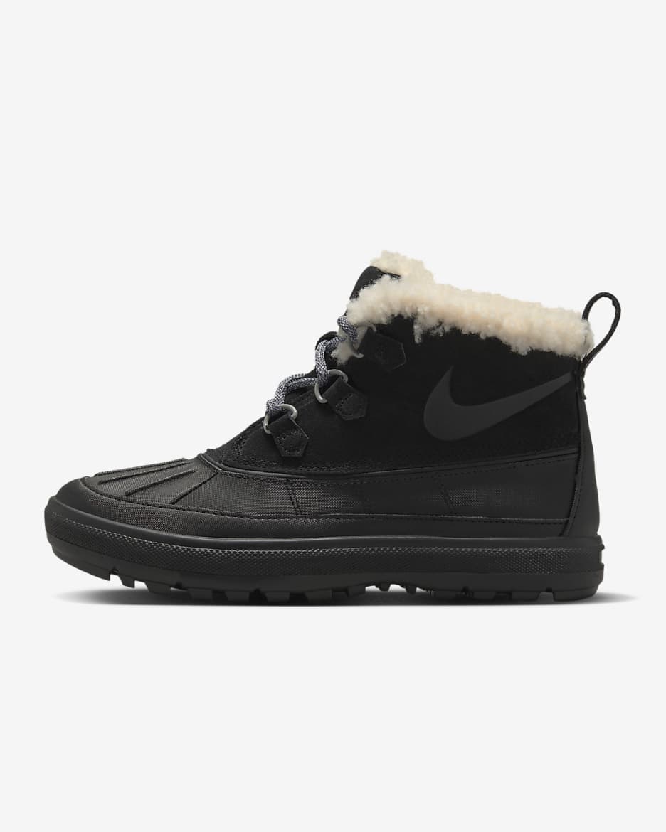 Nike walking boots ladies on sale